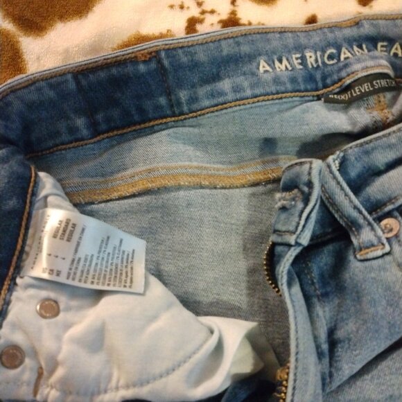 Women's American Eagle Bell Bottom Flare Jeans - Picture 2 of 7